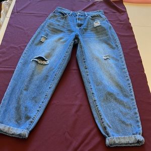 Low waited baggy mom jeans size 3/26